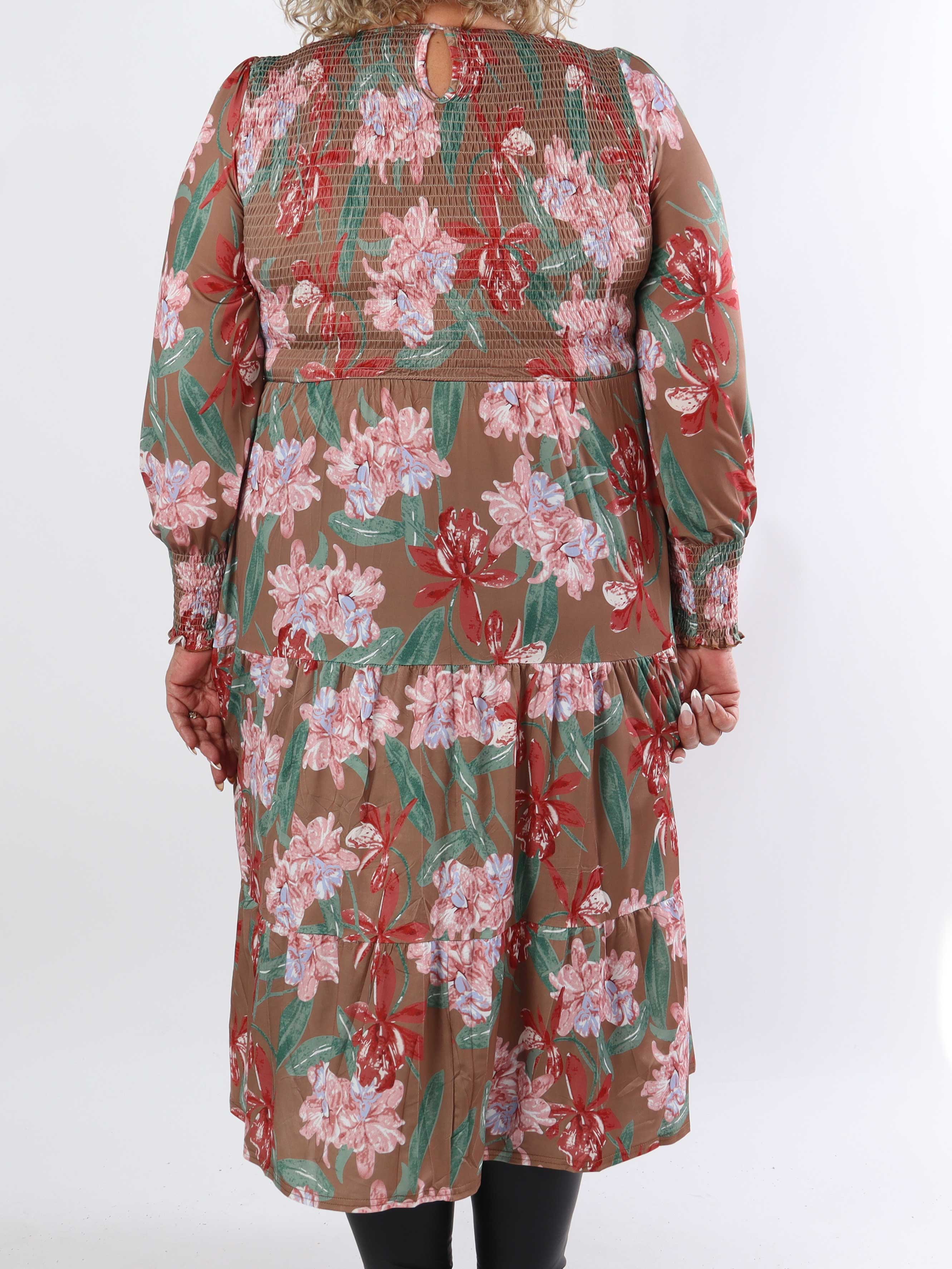 Kelly Flower Dress - Elastisk klänning i plusstorlek med smock över bröstet